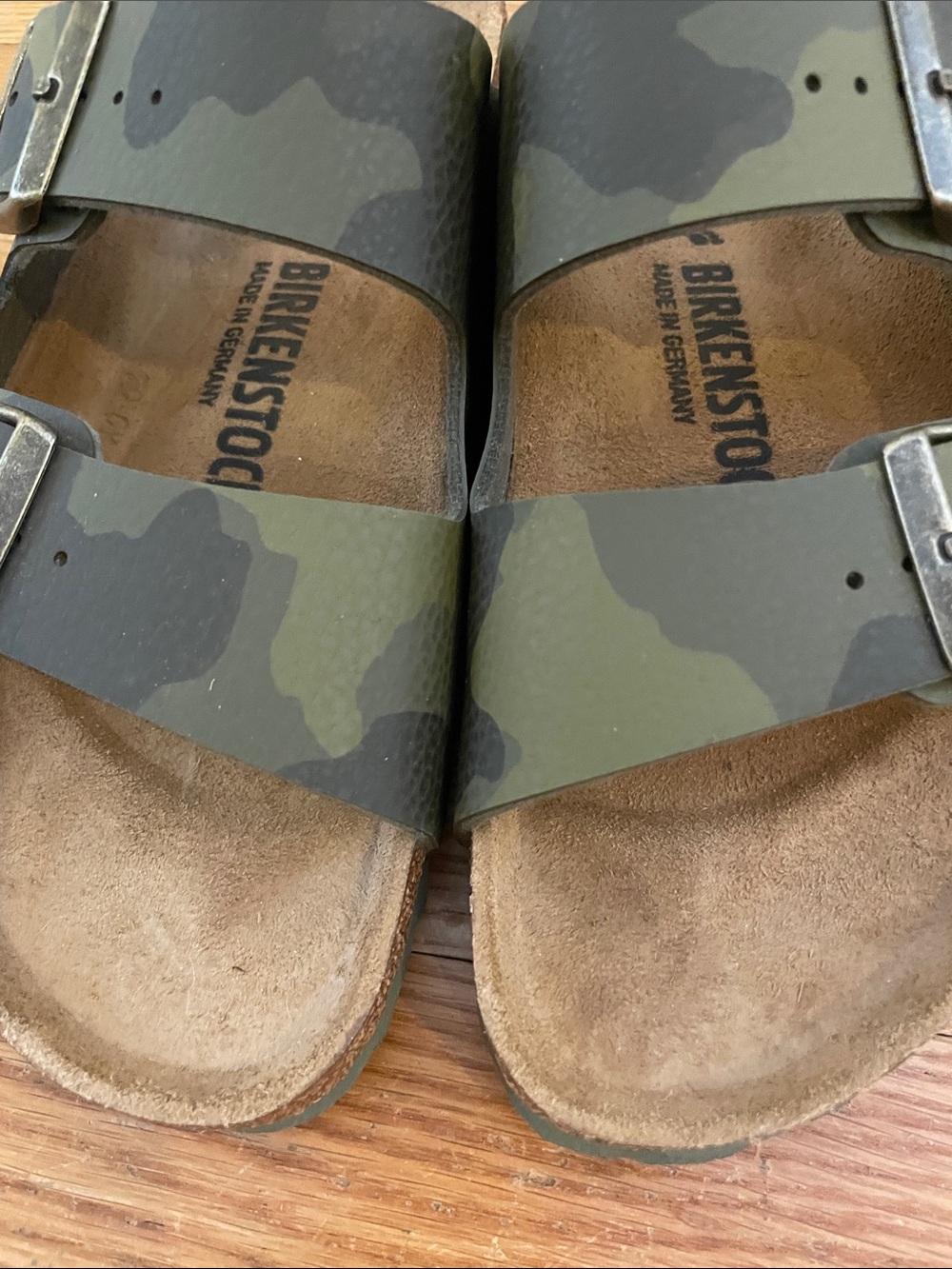 Birkenstock Arizona Camo Two-Strap Sandals - Olive & Dark Green 38 EUC - Picture 7 of 9